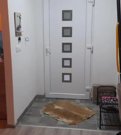 Ravne Weekend House *